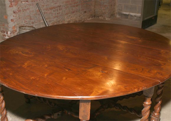 Ovaler Gateleg-Tisch aus Kastanienholz, 19. Jahrhundert im Angebot 2