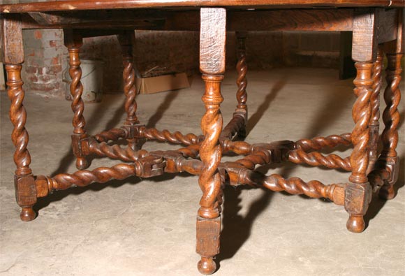 Ovaler Gateleg-Tisch aus Kastanienholz, 19. Jahrhundert im Angebot 3