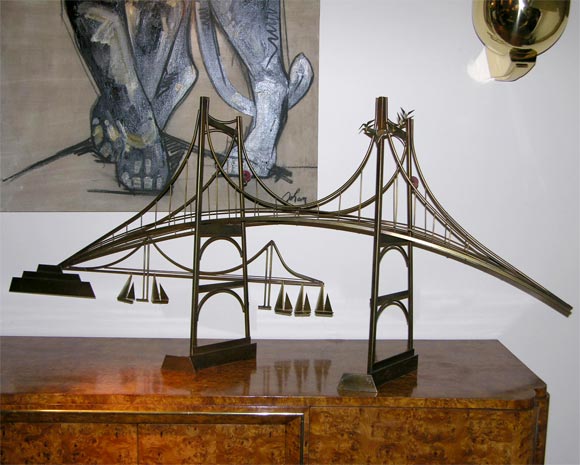 Great sculpture representing the Golden Gate.It can rest on a furniture as shown,or be hanged on the wall.