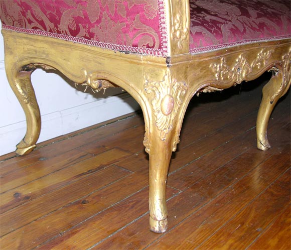 Venetian Giltwood Settee For Sale 4