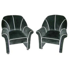 Ein Paar Andree Putman-Stühle
