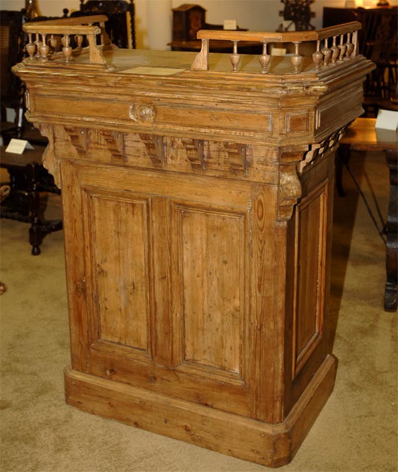 Italian painted wood auctioneer's podium