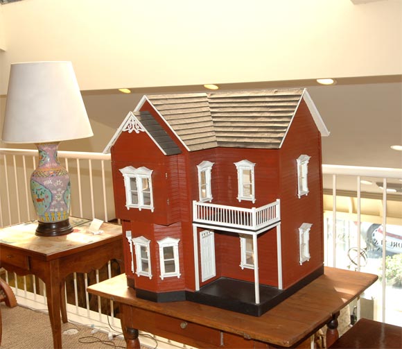 An American Victorian Style Dollhouse.