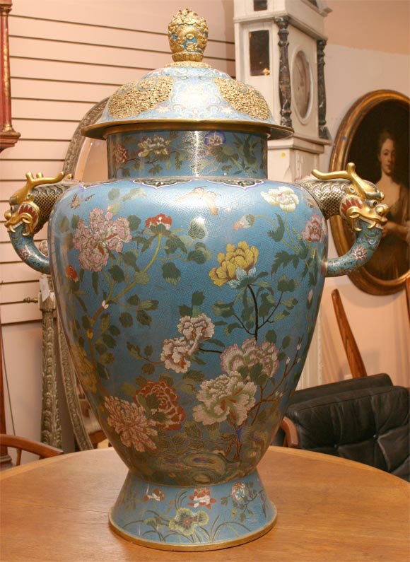 Palace sized Chinese urn, beautiful cloisonne patterns, gilded handles and ornaments,