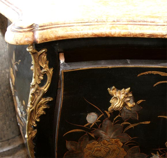Late 18th / Early 19th Cent. French Chinoiserie Commode 2