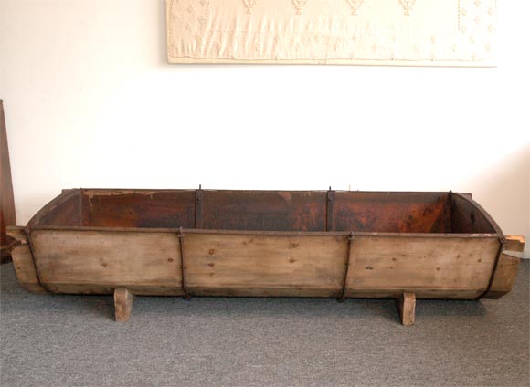 19THC ORIGINAL PAINTED COW-TROUGH FROM A FARM IN PENNSYLVANIA -USED FOR FEEDING COWS-GREAT CONDITION AND SURFACE WITH WONDERFUL SQUARE NAIL CONSTRUCTION AND VERY STRONG-GREAT FOR STORAGE OF FIRE WOOD OR AS A LARGE PLANTER