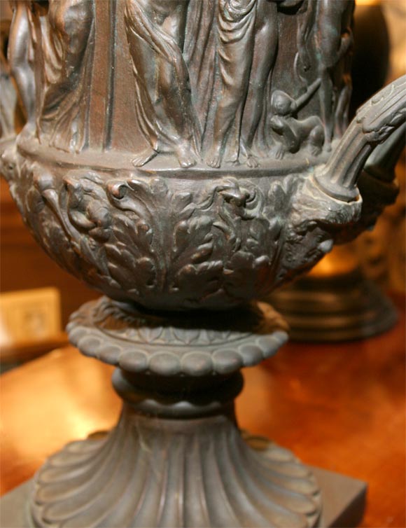 Very Good 19th Century Grand Tour Bronze Urn In Good Condition For Sale In Hudson, NY