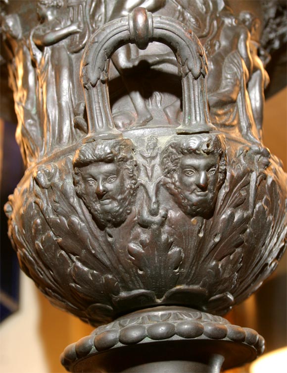 Very Good 19th Century Grand Tour Bronze Urn For Sale 2