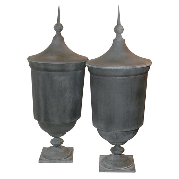 PAIR OF ZINC LIDDED URNS