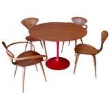 Saarinen Dining Table with Four Plycraft Chairs