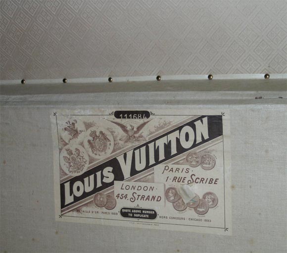 Large  Louis Vuitton  Steamer trunk For Sale 3
