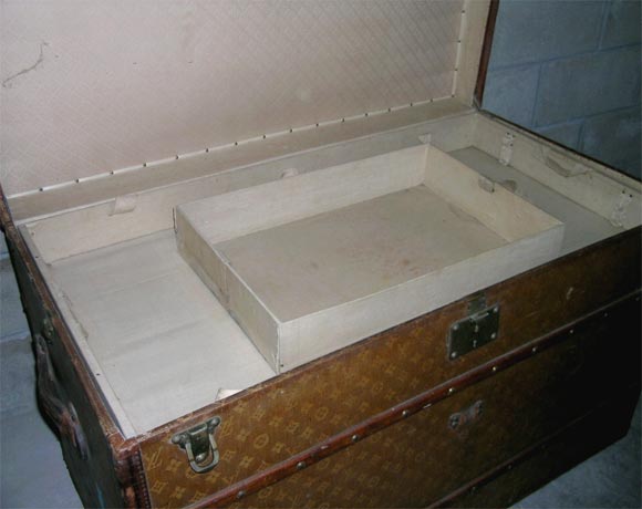Large  Louis Vuitton  Steamer trunk For Sale 4
