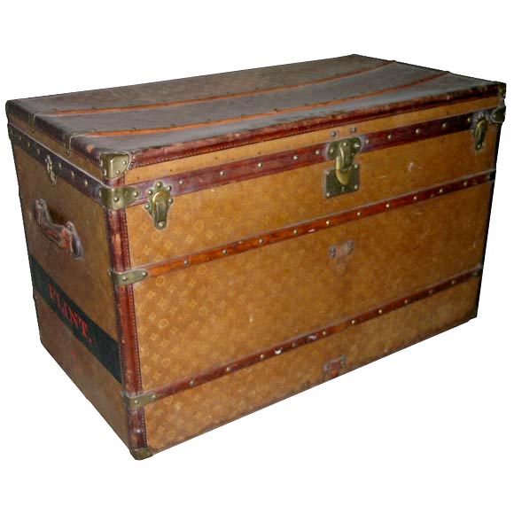 Large  Louis Vuitton  Steamer trunk For Sale