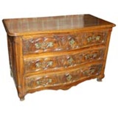 Exceptional 18th Century Walnut Commode 1