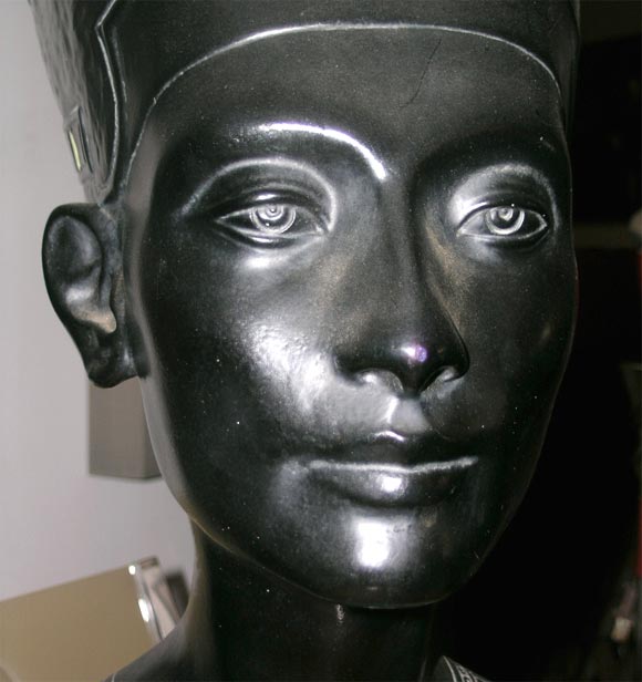 Nefertiti Bust 4