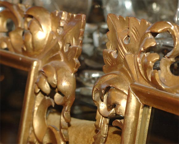 Pareja de Espejos Italianos de Estilo Rococó Dorados y Tallados en Madera, Finales S. XIX siglo XIX en venta