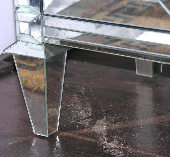 Paire de tables de nuit en miroir de style néoclassique et moderne Neuf - En vente à New York, NY