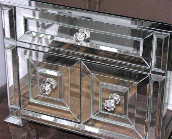 American Pair of Neoclassical Modern Mirrored Cabinet Nightstands For Sale