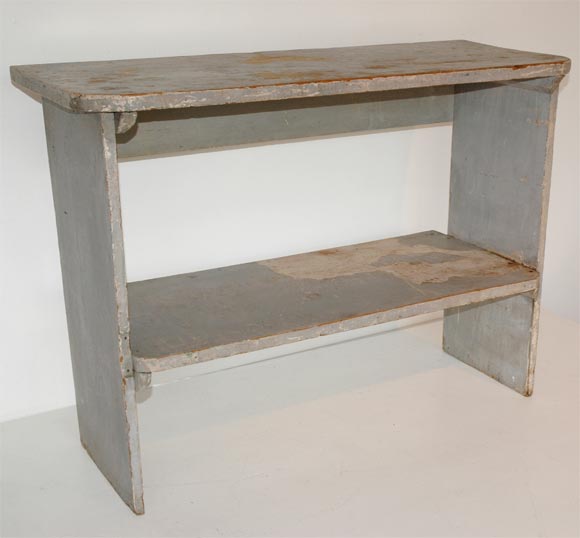 19THC ORIGINAL GREY PAINTED BUCKET BENCH FROM A FARM IN PENNSYLVANIA/GREAT SIMPLE FORM AND SQUARE NAIL CONSTRUCTION-AS FOUND CONDITION