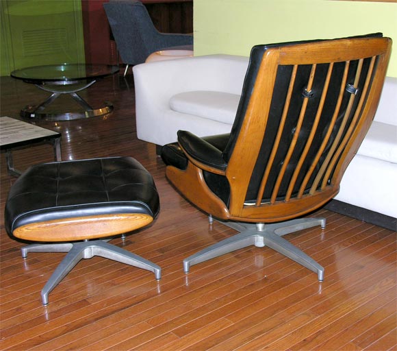 Mid-20th Century Heywood Wakefield Lounge Chair and Ottoman