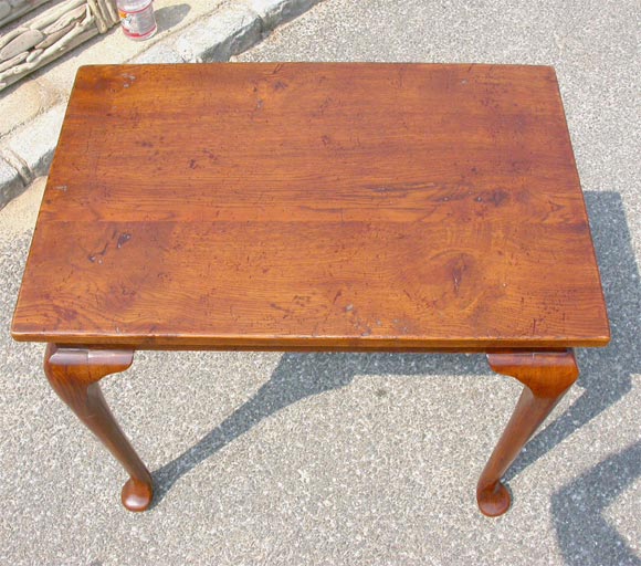 Stained Oak Pad Foot End Table
