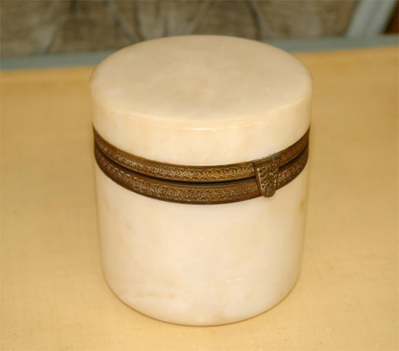 C. 1920 Italian Alabaster Round Box at 1stDibs