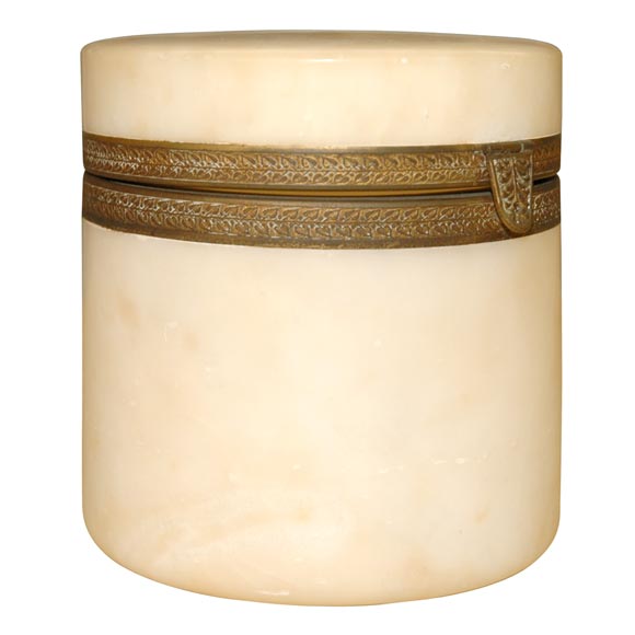 C. 1920 Italian Alabaster Round Box at 1stDibs