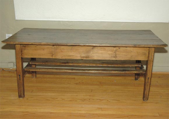 19THC HARVEST/COFFEE TABLE WITH OLD NATURAL PATINA