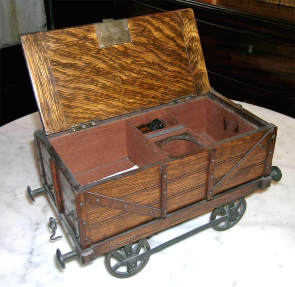 Humidor in the Form of Train Car In Excellent Condition In Long Island City, NY