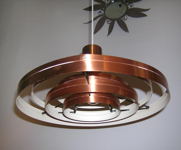 Scandinave moderne Lampe à suspension / plafonnier danoise du milieu du siècle dernier par Lyfa en vente
