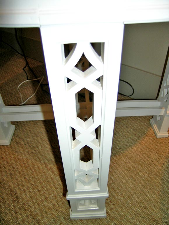 Round Chippendale- style side tables In Excellent Condition In New York, NY