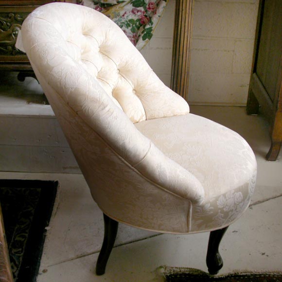 Victorian Slipper Chair In Good Condition In Wainscott, NY
