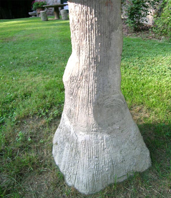 Französischer Gartentisch aus Faux Bois im Zustand „Gut“ in Stamford, CT