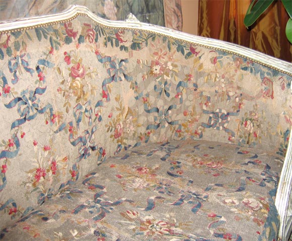 Eighteenth Century Louis XVI Canapé with Aubusson Fabric In Excellent Condition In New Orleans, LA