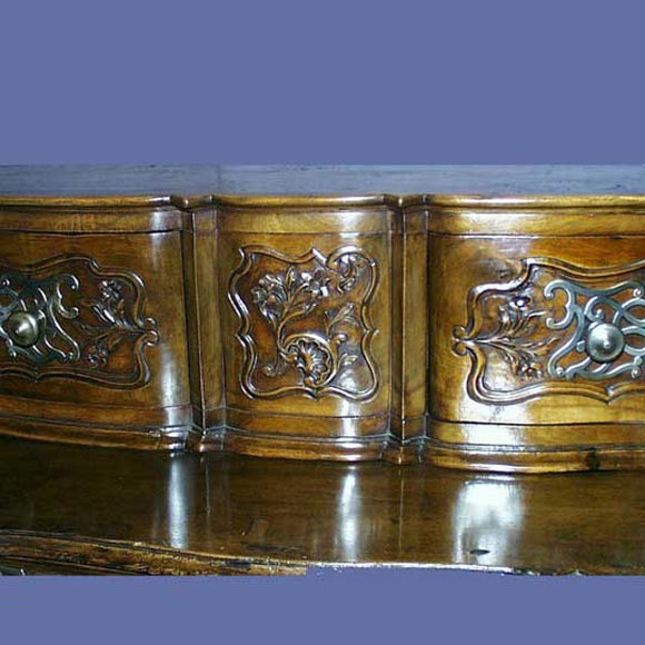 French 18th century Louis XV carved walnut buffet glissante