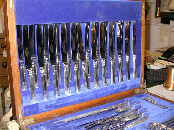 Complete Flatware Hamilton & Inches Silver Plate Service for 12