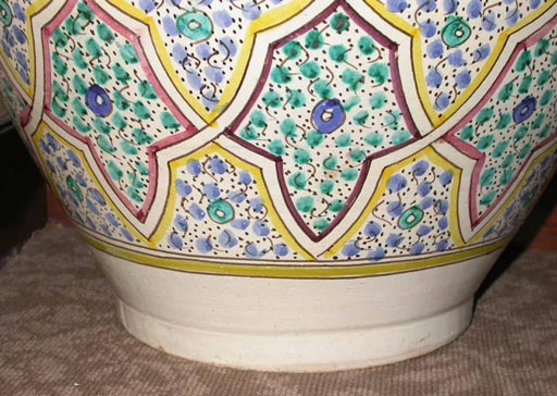Unknown Large beautifully detailed ceramic urn For Sale