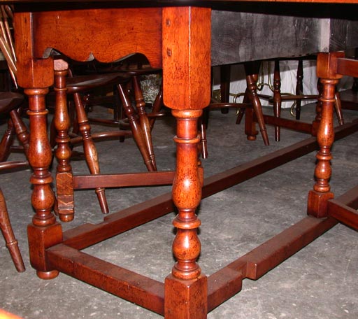 English Oval Gateleg Dining Table For Sale