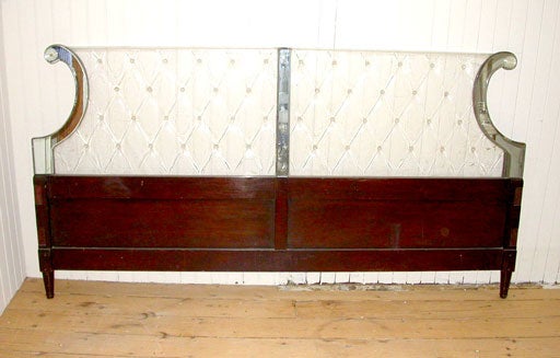 Kingsize headboard with clear lucite molded into a tufted pattern flanked by mirrored 