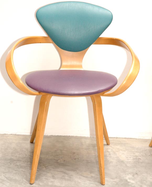 20th Century Set of 6 Vintage Plycraft Chairs