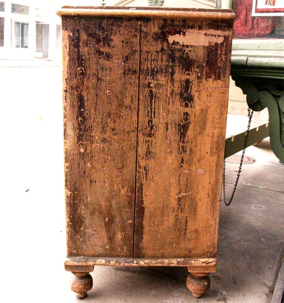 Small Grain Painted 4 Drawer Chest 1