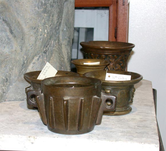 A SPANISH BRONZE MORTAR 15TH CENTURY