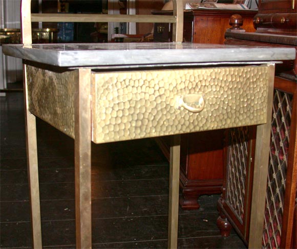 A PAIR OF AUSTRIAN BRASS AND MARBLE BEDSIDE TABLES For Sale 3
