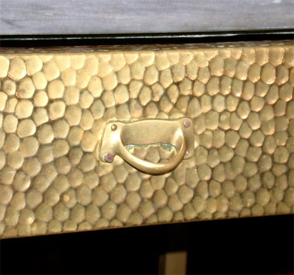 A PAIR OF AUSTRIAN BRASS AND MARBLE BEDSIDE TABLES For Sale 5