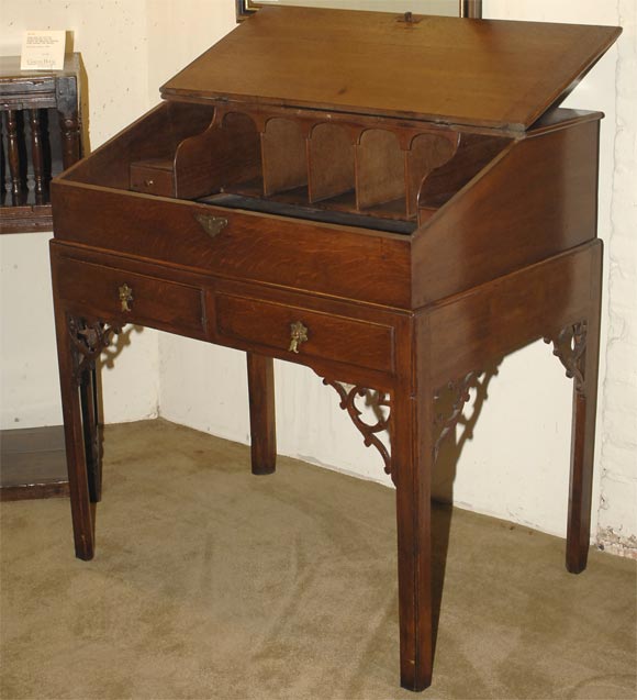 Queen Anne oak lift-top secretaire-desk In Good Condition For Sale In San Francisco, CA
