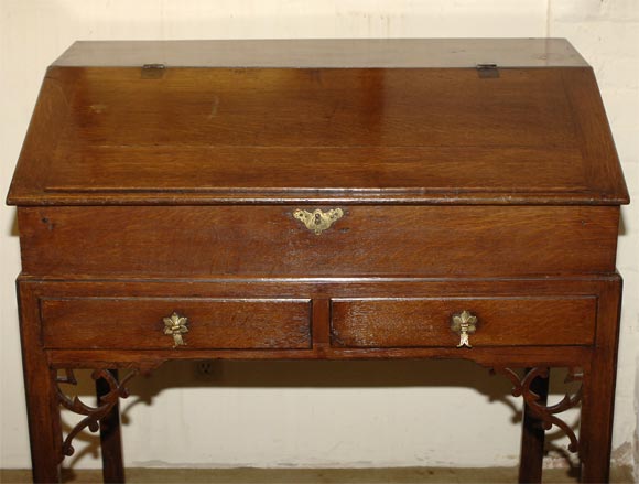 Queen Anne oak lift-top secretaire-desk For Sale 2