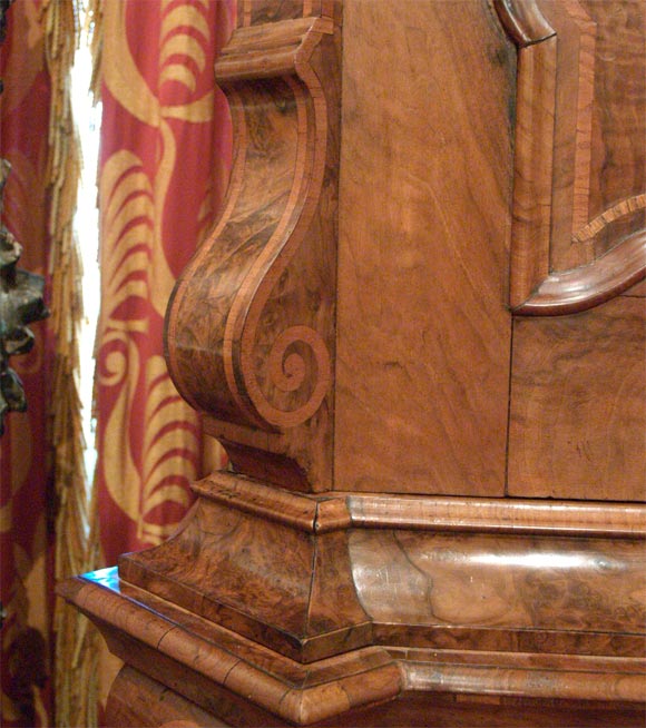 Dutch Burl Walnut and Inlaid Kast or Linen Press For Sale 1