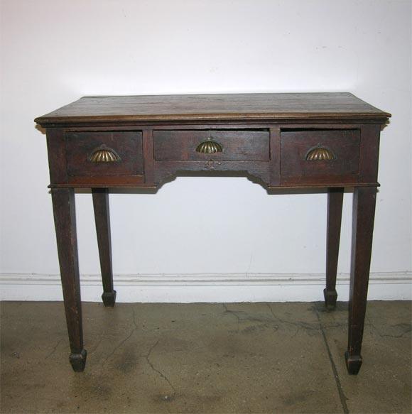 Table with 3 drawers