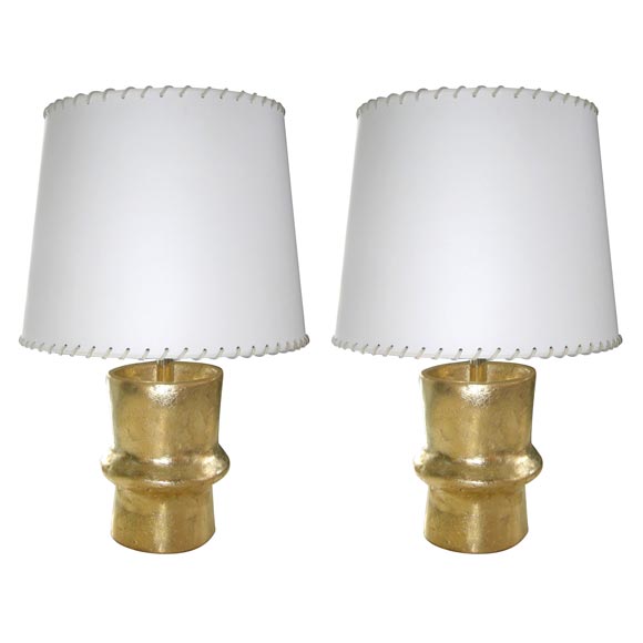 LIZ O'BRIEN EDITIONS The Gilded Couronne Lamp
Handmade terracotta lamps covered in gold leaf.
Lampshade not included.
Made to order expressly for Liz O'Brien in France.