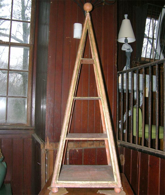 Obelisk Etagere